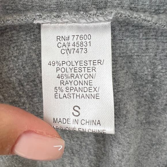 CHASER Gray Sweater Lips Printed Round Neck Long Sleeve Regular Pullover S Small - Picture 7 of 8